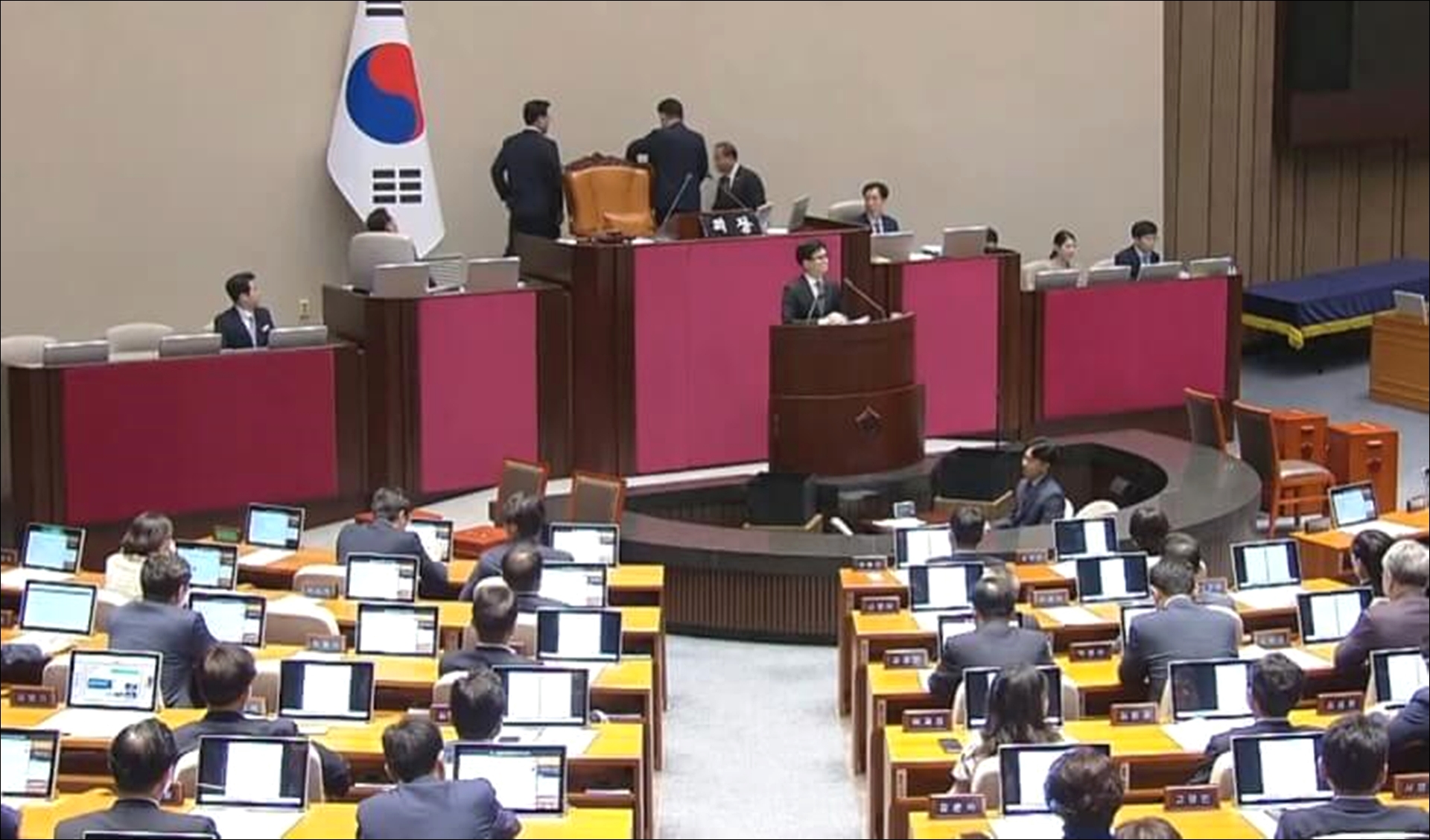 유창훈 판사는 누구인가