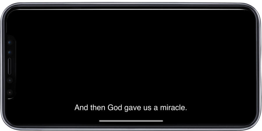 설정을 변경한 후 자막이 더 크게 보인다.