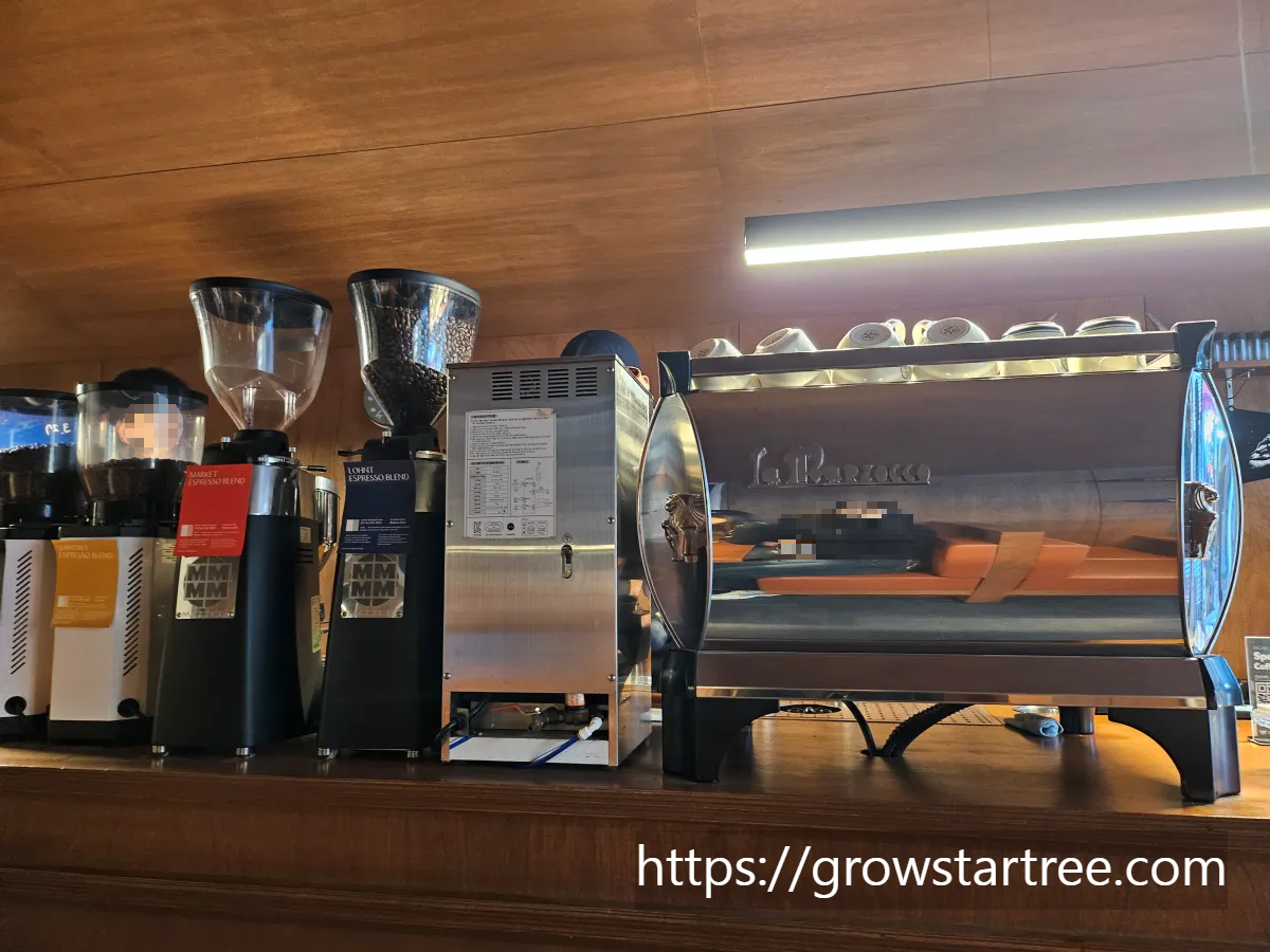 론트커피 1층 오른쪽 카운터