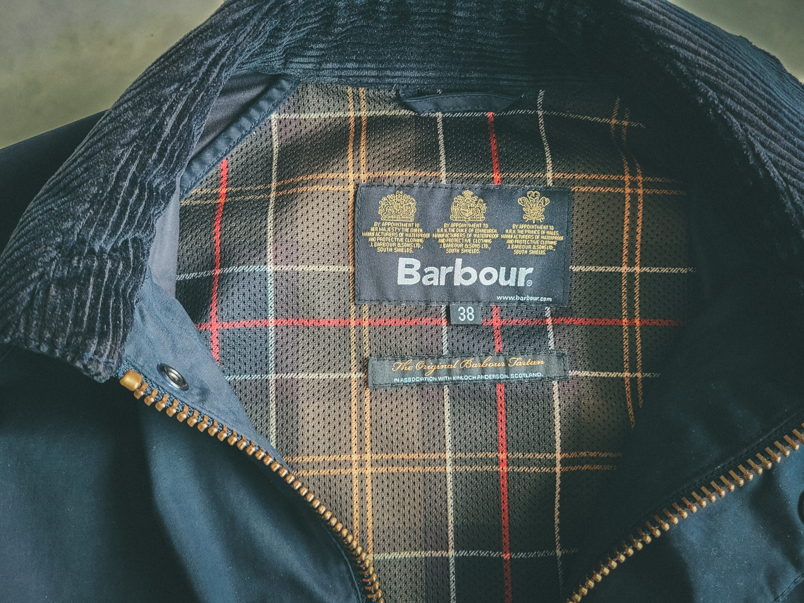 내부 클래식한 체크 패턴