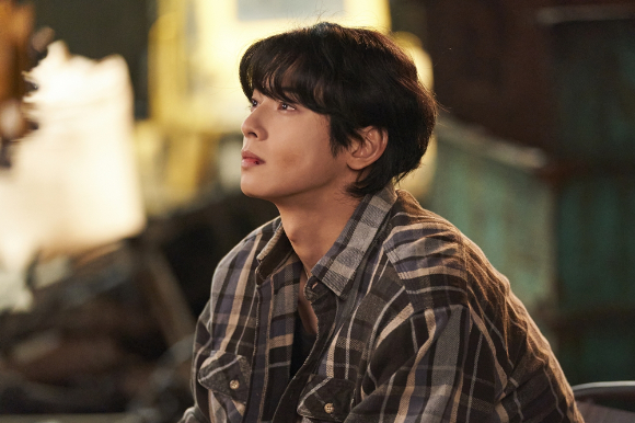 차은우가 MBC 금토드라마 &#39;원터풀 월드&#39;에서 열연하고 있다. [사진=MBC]