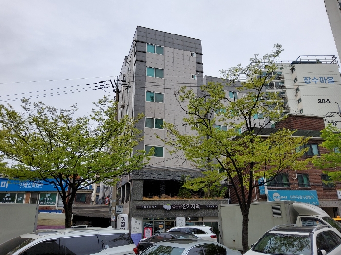 서울남부지방법원2022타경104638 본건 동 전경-2