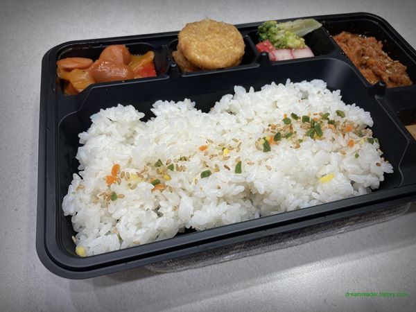 이마트24 편의점 4200 도시락 2023년 3월 반찬 구성(밥 토핑)