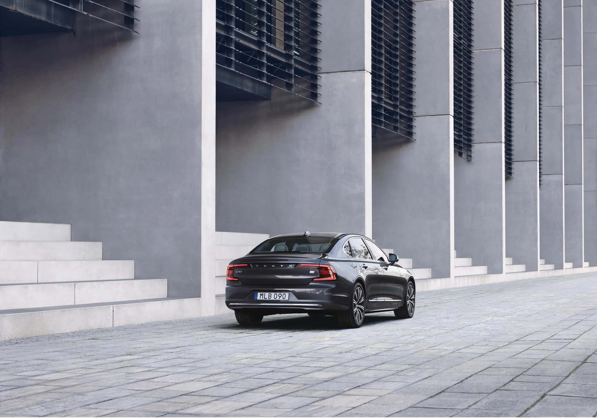 S90