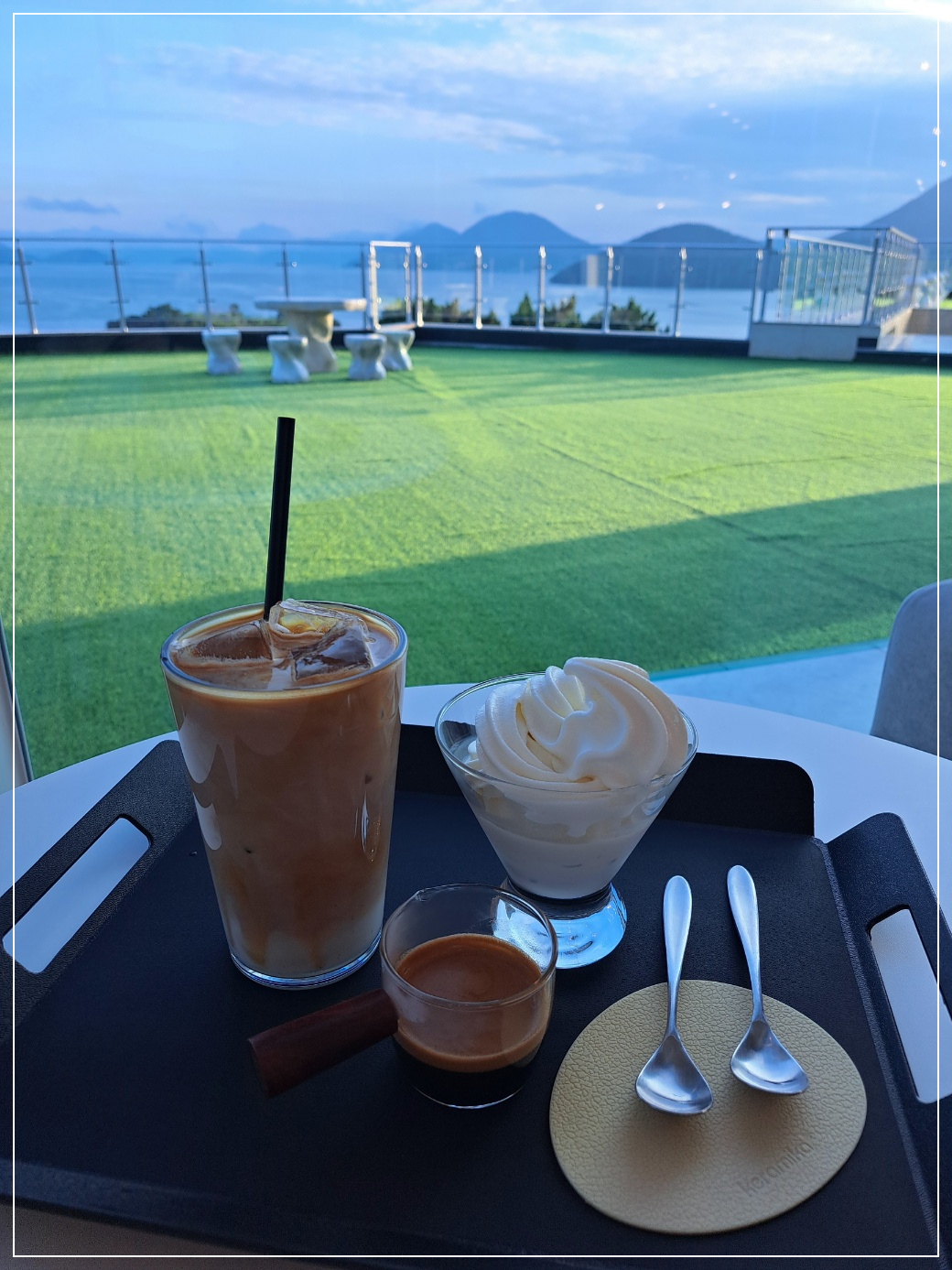 바다가 보이는 카페