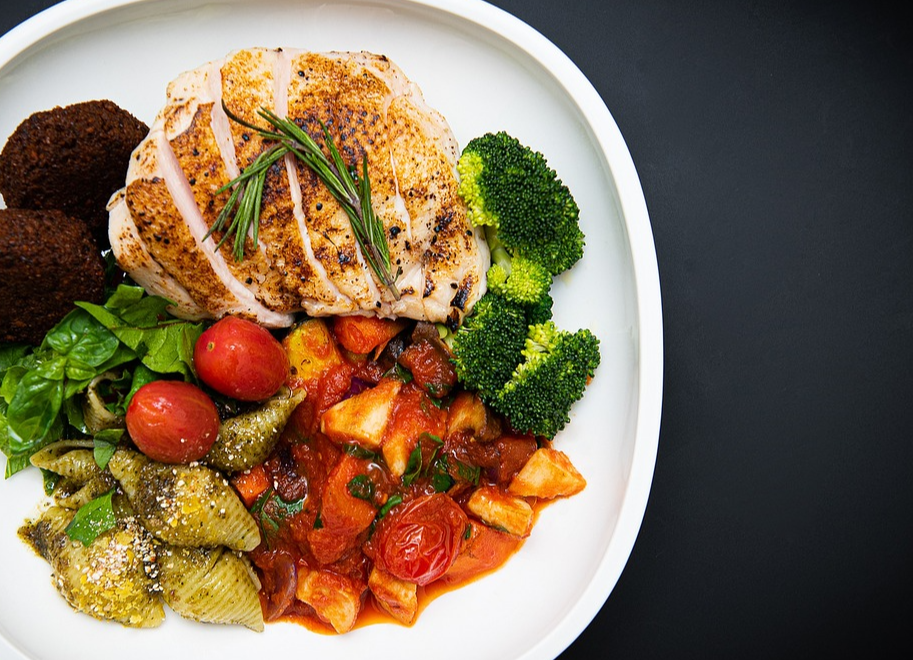 다이어트 식단 샐러드 사진