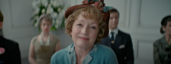 한껏기대한표정을짓고있는해리스부인