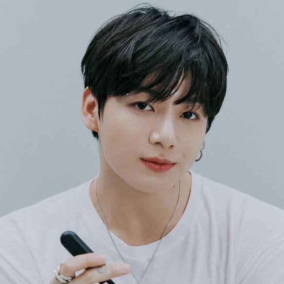윈터·정국 열애설, 소속사 침묵 커플타투 증거사진