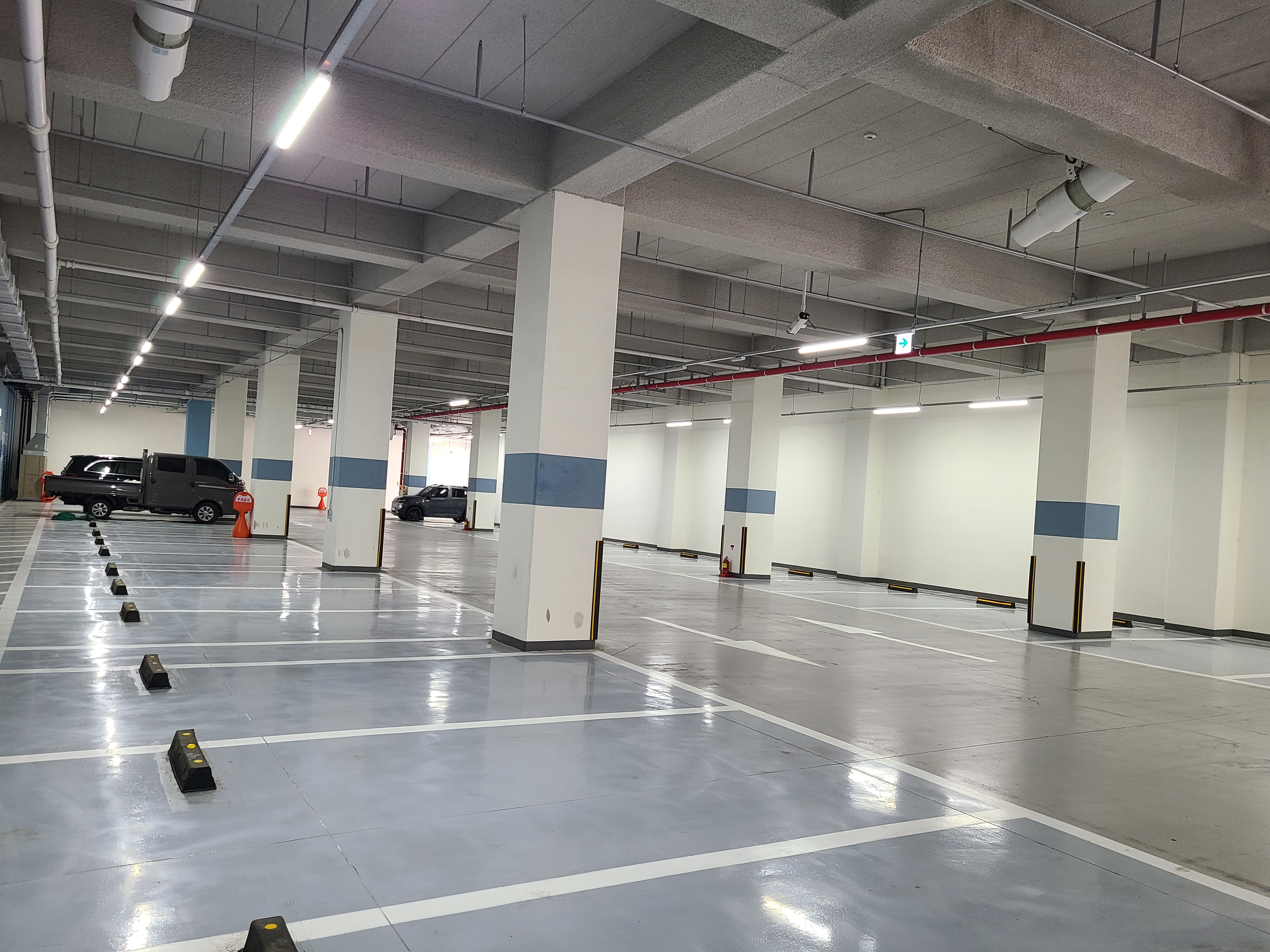 성남 센터엠 드라이브인, 섹션오피스, 지상주차장11