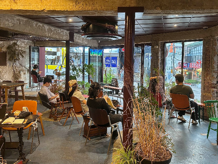 이코복스커피스튜디오 이태원 1층 실내