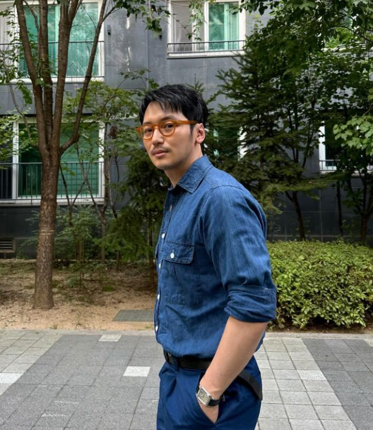 변요한 배우 프로필 드라마 영화 작품활동 열애 결혼 반려견 사진