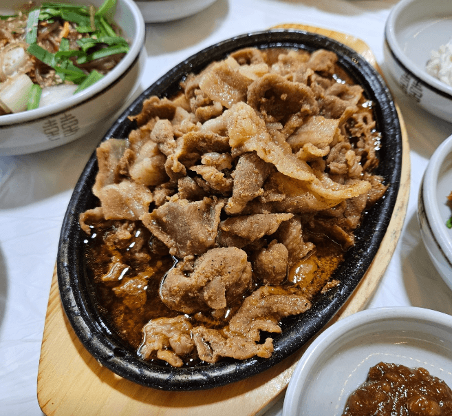 토밥 토요일은 밥이 좋아 우렁이 강된장 쌈밥 경주 맛집