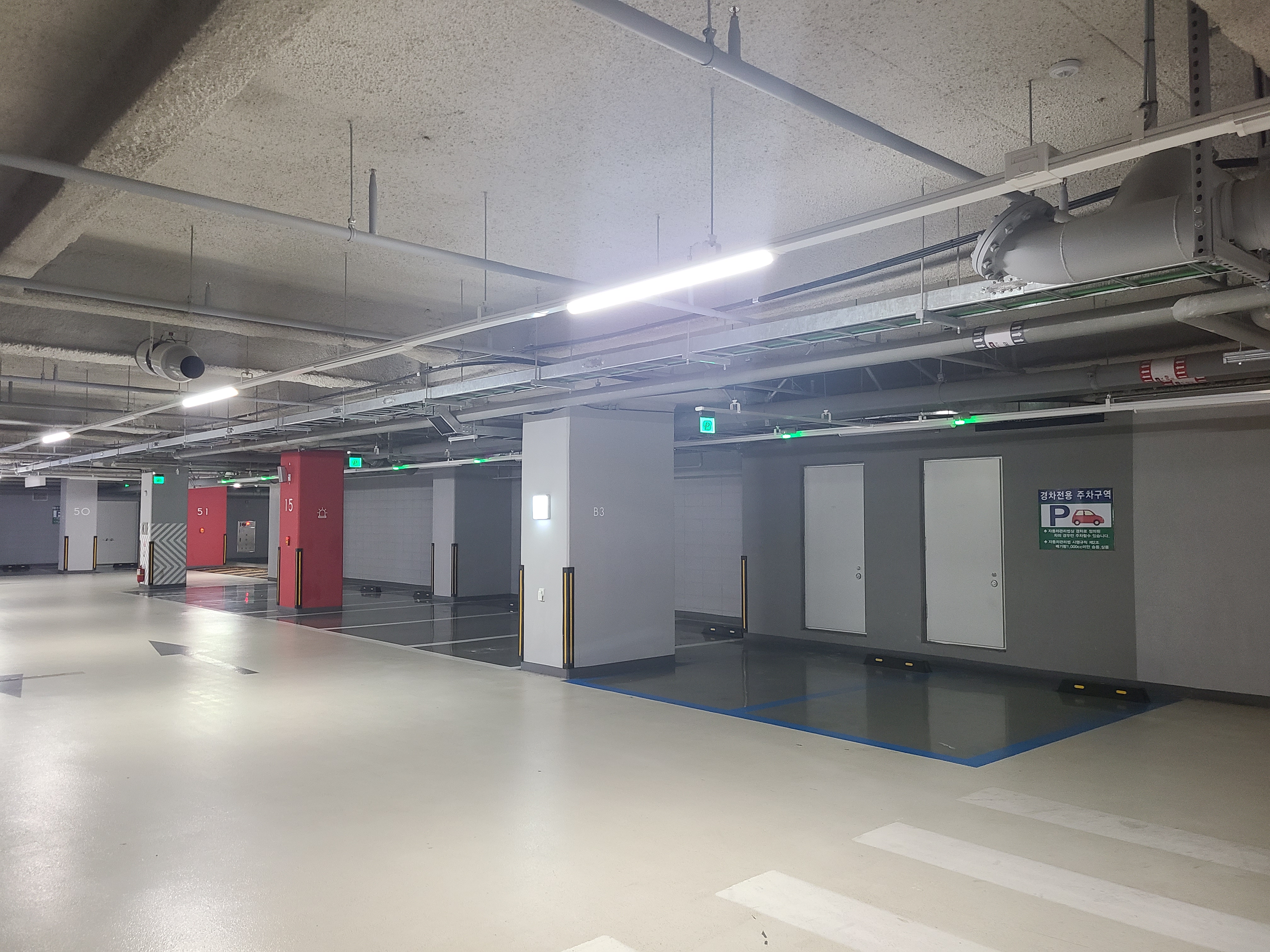 성수 생각공장 데시앙플렉스 지하5