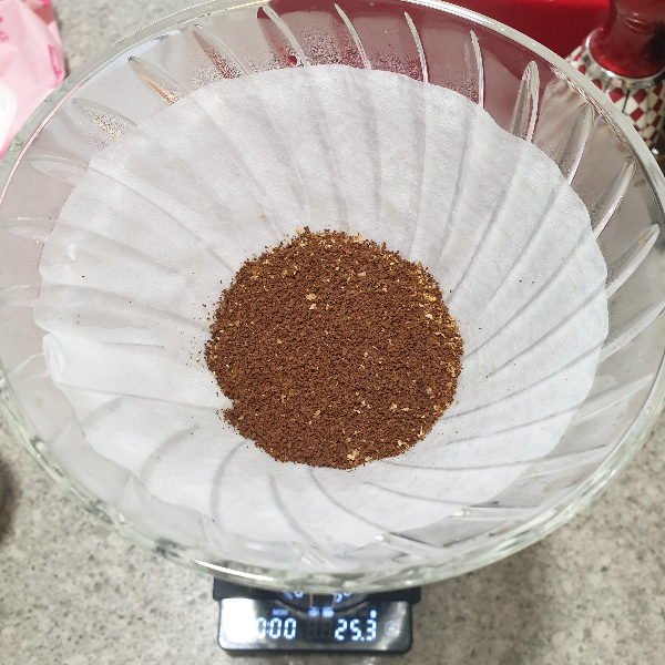 하리오 스위치를 이용한 침지식 레시피 Feat.아브라함커피_원두 담기