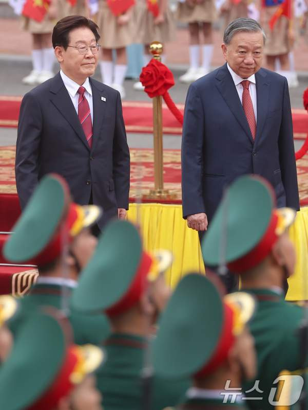 한-베트남 정상 기념촬영: 한-베 정상회담 원전&middot;에너지&middot;공급망 협력 핵심 정리 (2026.4.22)