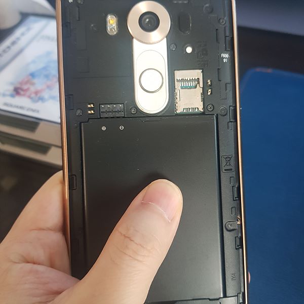 배터리 교체형 핸드폰