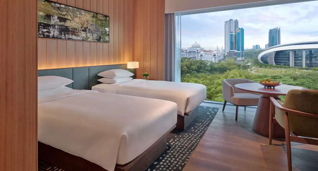 Hyatt Regency Kuala Lumpur, 말레이시아 : 소개, 객실, 부대시설, 어메니티, 관광