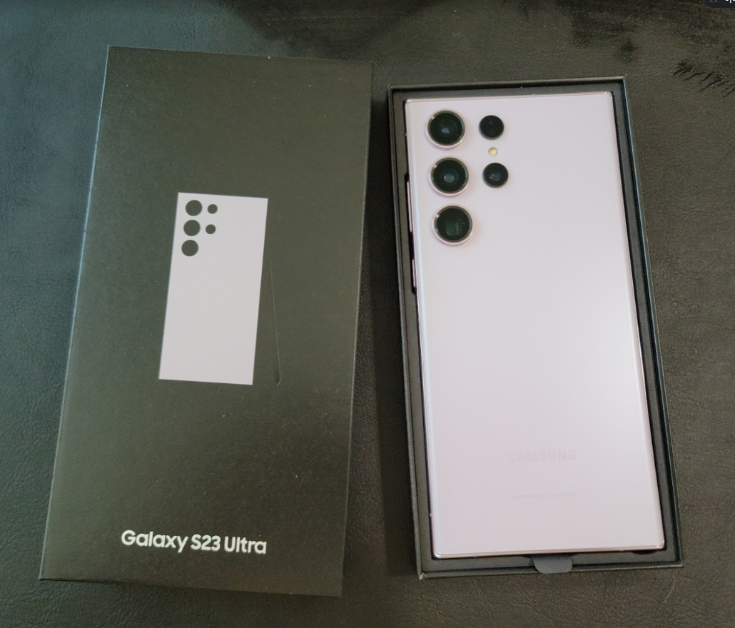 갤럭시 S23 울트라 박스 개봉 모습