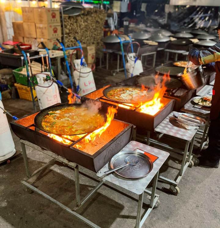 생생정보 참나무 장작 솥뚜껑 닭볶음탕 맛집