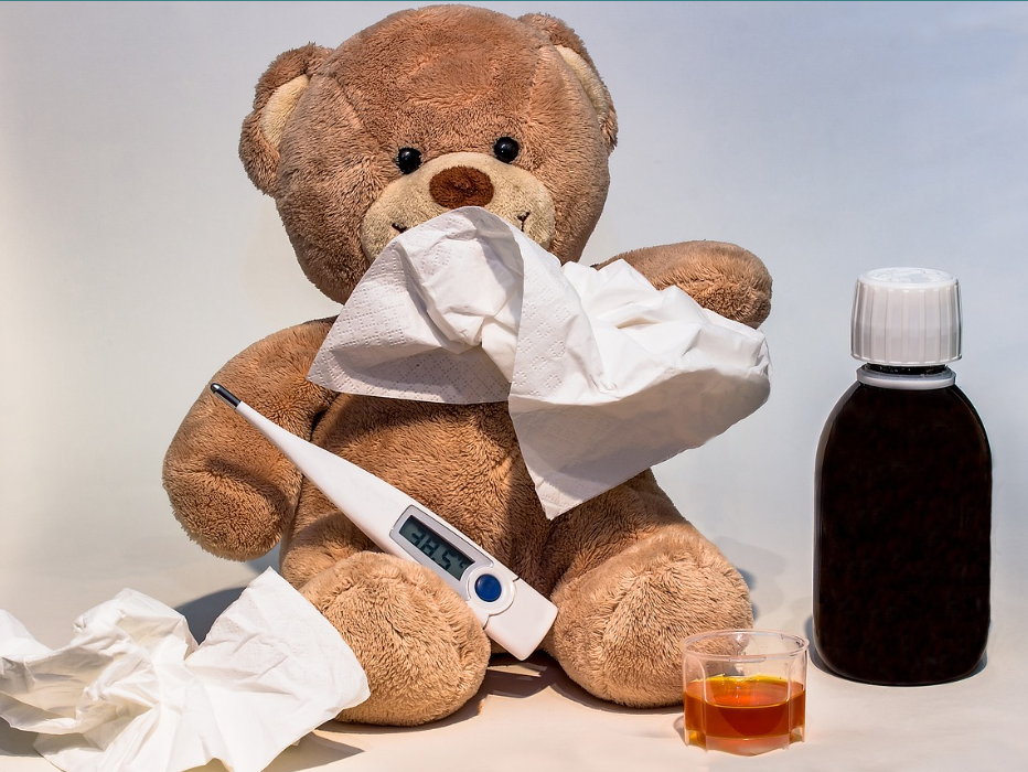 감기-체온계와 인형 약 이미지