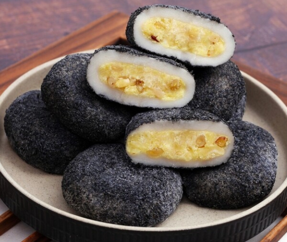 한국의 떡 종류 흑임자떡