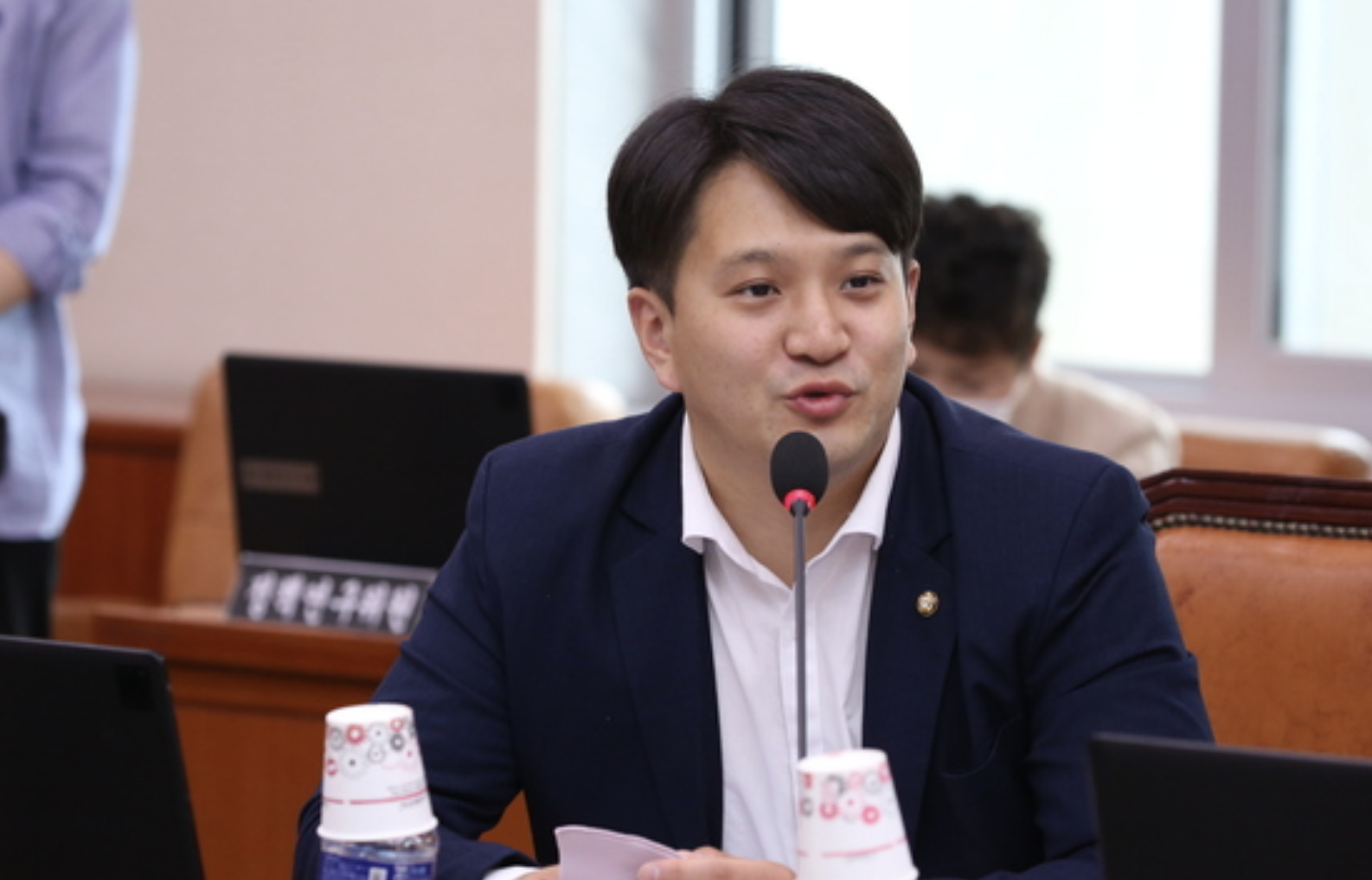 전용기2
