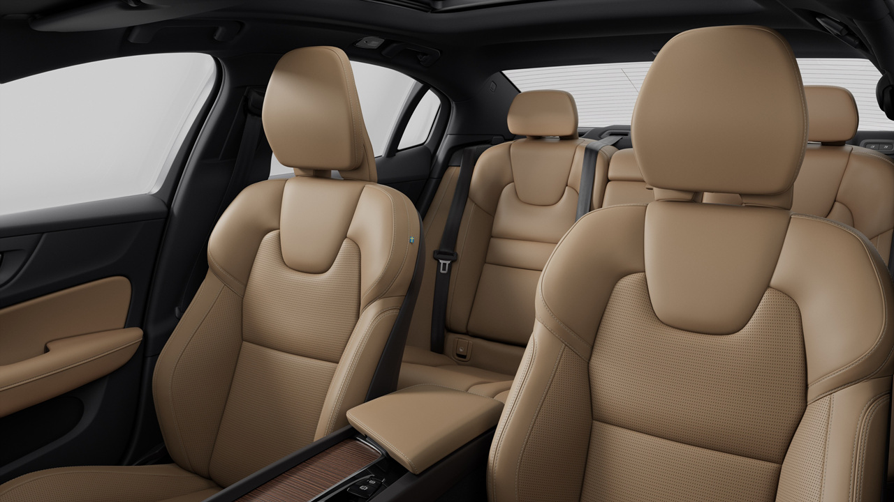 24년형 볼보S60 모델 실내 1열 좌석 시트 사진