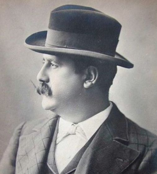 오페라 팔리아치의 작곡가 루제로 레온카발로