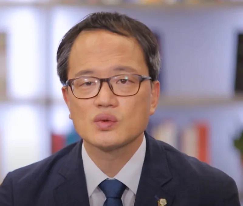 국회의원 인터뷰 사진20.webp
