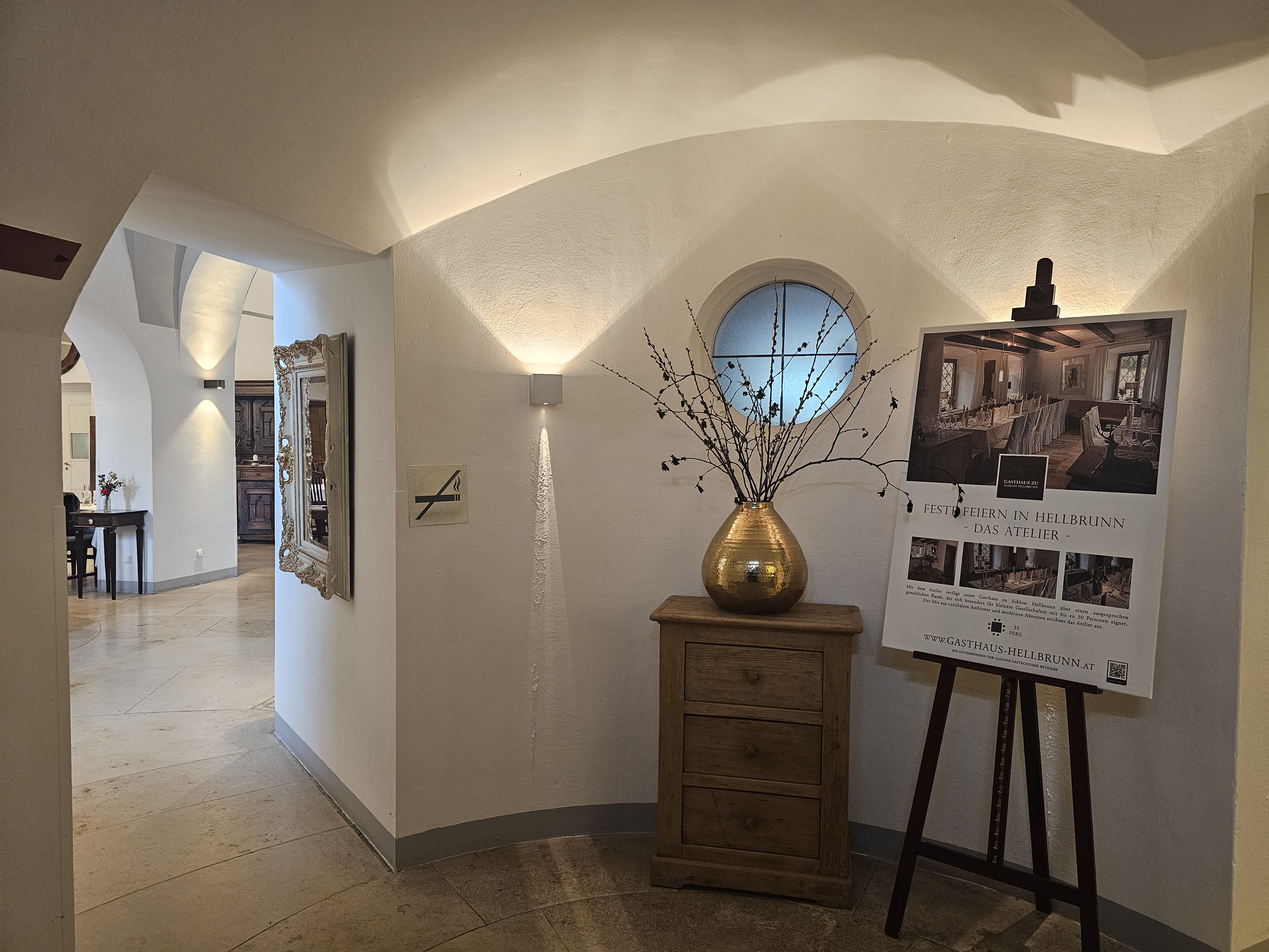 헬브룬 궁전 정원 내부 레스토랑