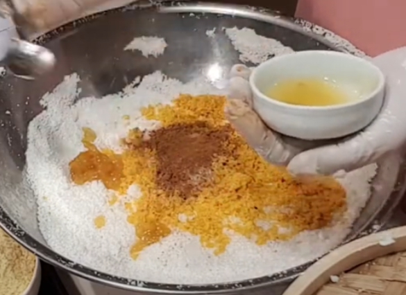 한국의 떡 종류 석탄병-반죽하기