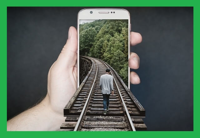 기찻길-위-스마트폰