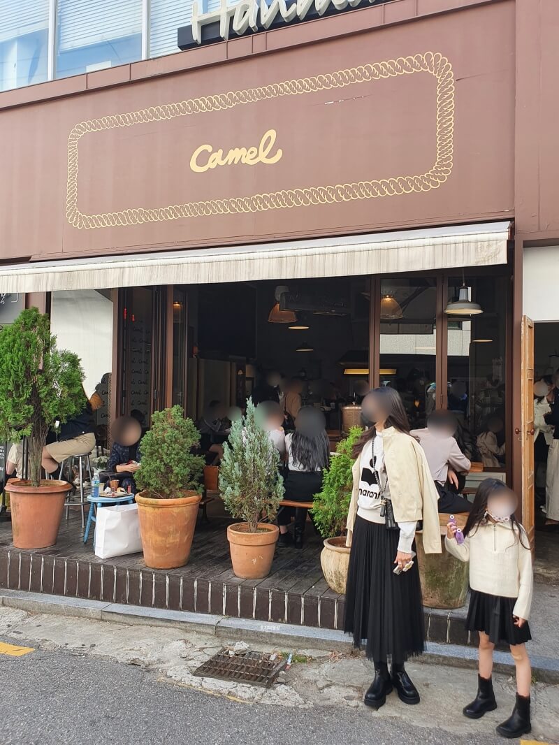 이자벨마랑 에뚜알 모비 맨투맨 - 카멜 커피 방문샷