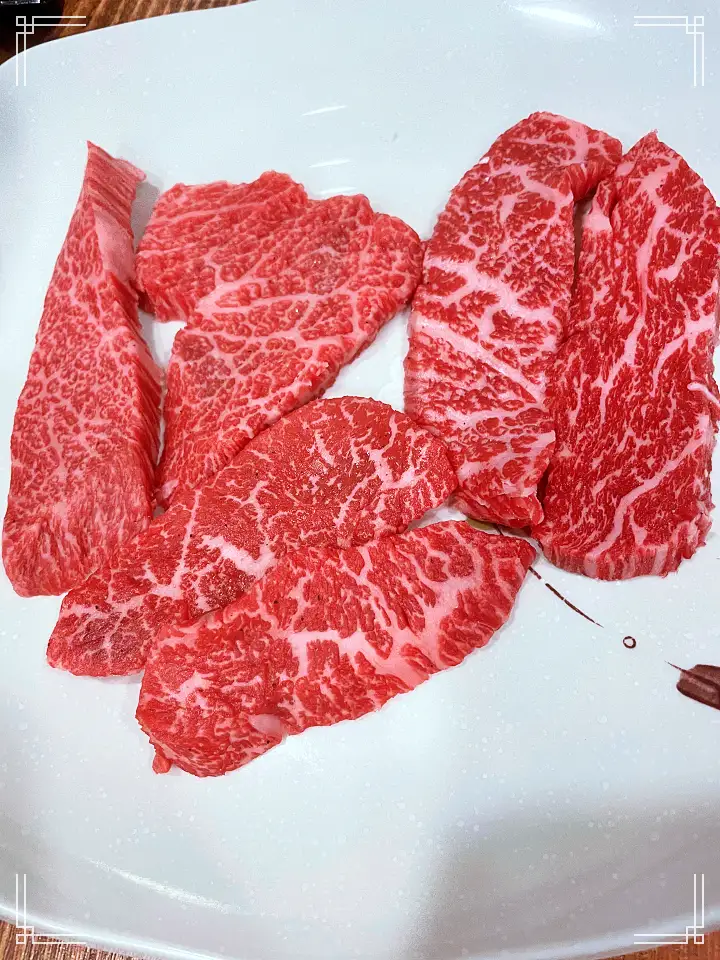 토요일은 밥이좋아 군포 산본 금정역 한우 숙성 등심 맛집 500 시간 진공 에이징 소고기 무쇠 철판 구이 한우물회 육회 현지인 추천 토밥 좋아 방송정보