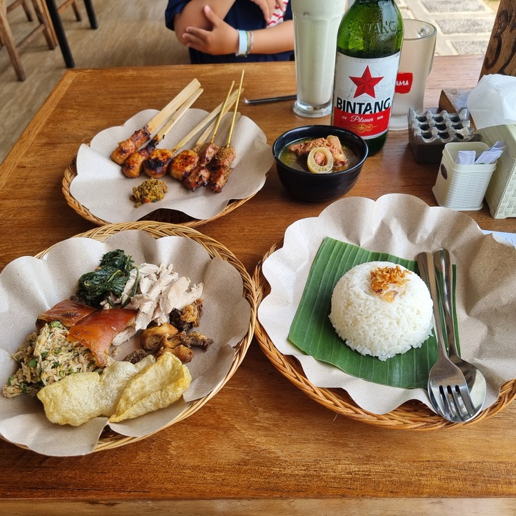 사테와 바비 굴링 그리고 발리 맥주인 빈땅