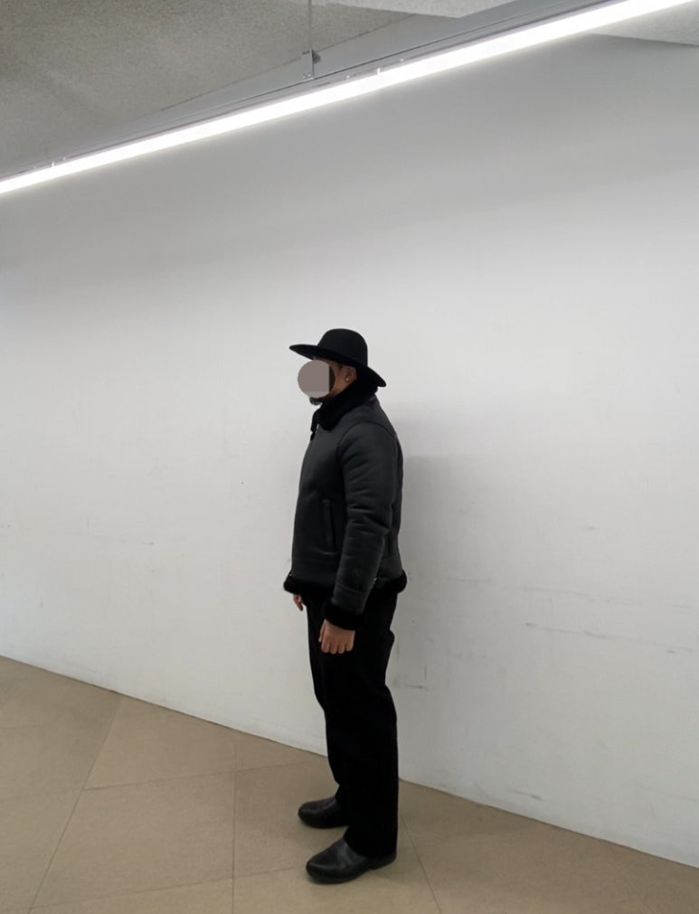 데일리룩('26.1.4.)빈티지 페도라 카우보이 모자 웨스턴 모자, 스페로네 남자 블랙 무스탕, 무신사스탠다드 무신사 레귤러 핏 데님 팬츠, 폴로랄프로렌 탈란 레더 블랙 첼시부츠