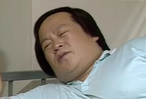 수사반장-원작 수사반장에서 침대에 누워 아파하는 조경환