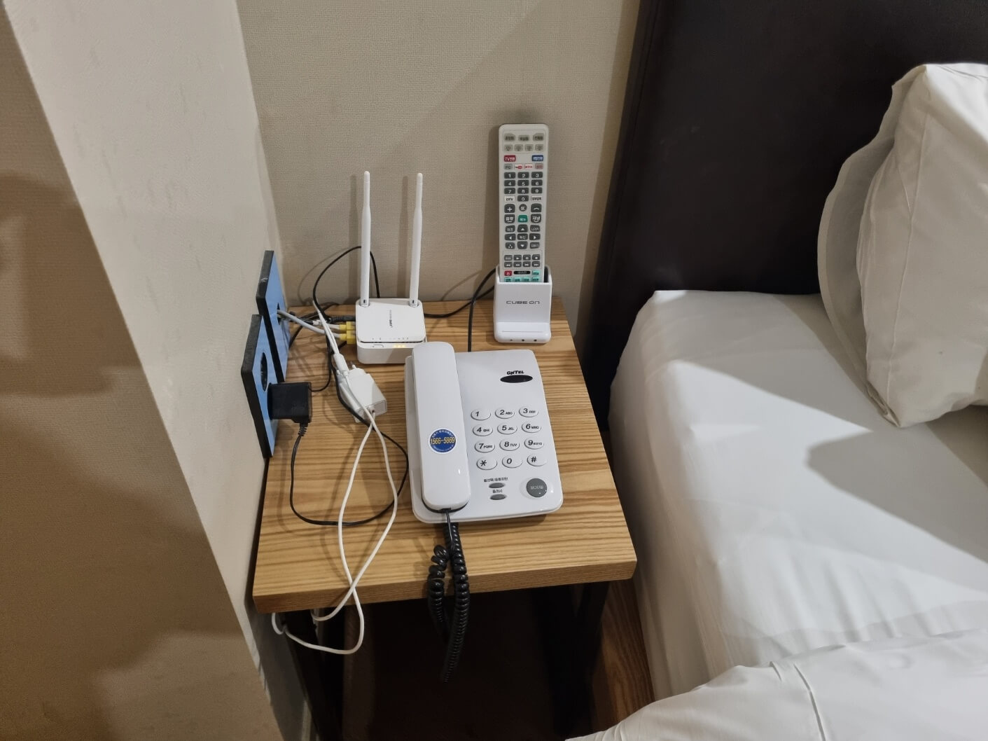 허앤장한옥호텔-객실연결전화기-와이파이