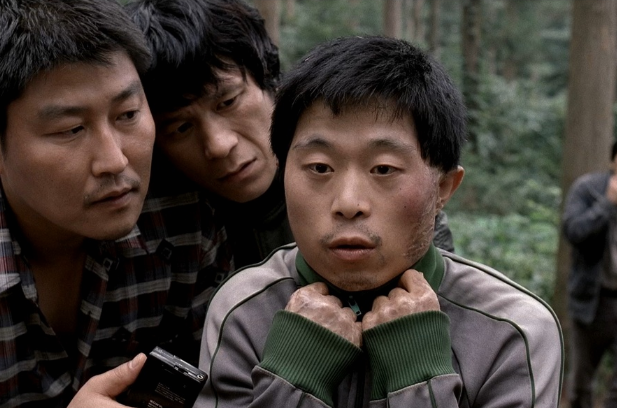 장르별 강한 감독 분석