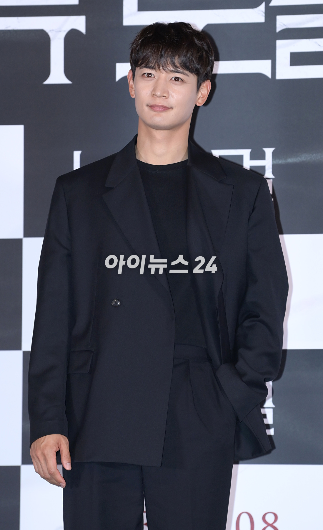 배우 최민호(샤이니 민호)가 27일 오후 서울 CGV 용산아이파크몰에서 열린 영화 '뉴 노멀'(감독 정범식) 언론시사회에 참석하고 있다. [사진=정소희 기자]