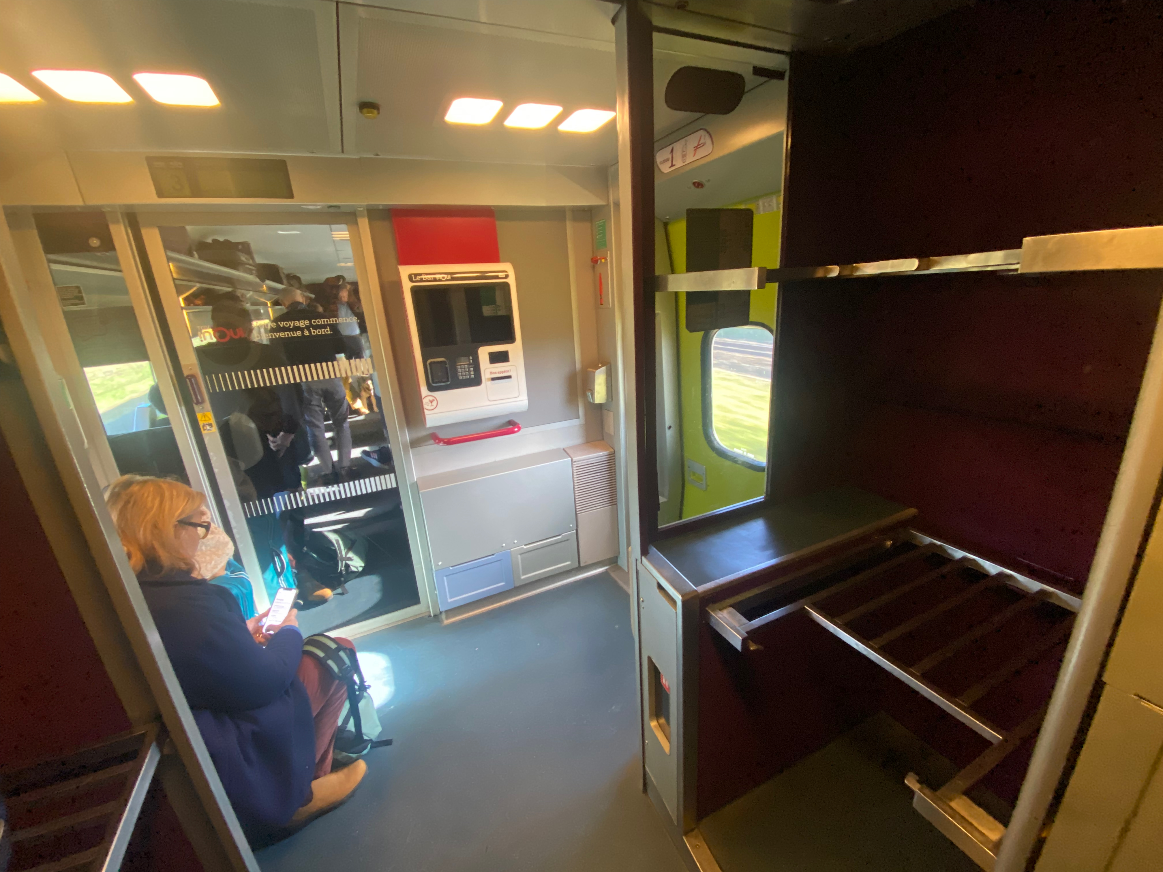 TGV 복도