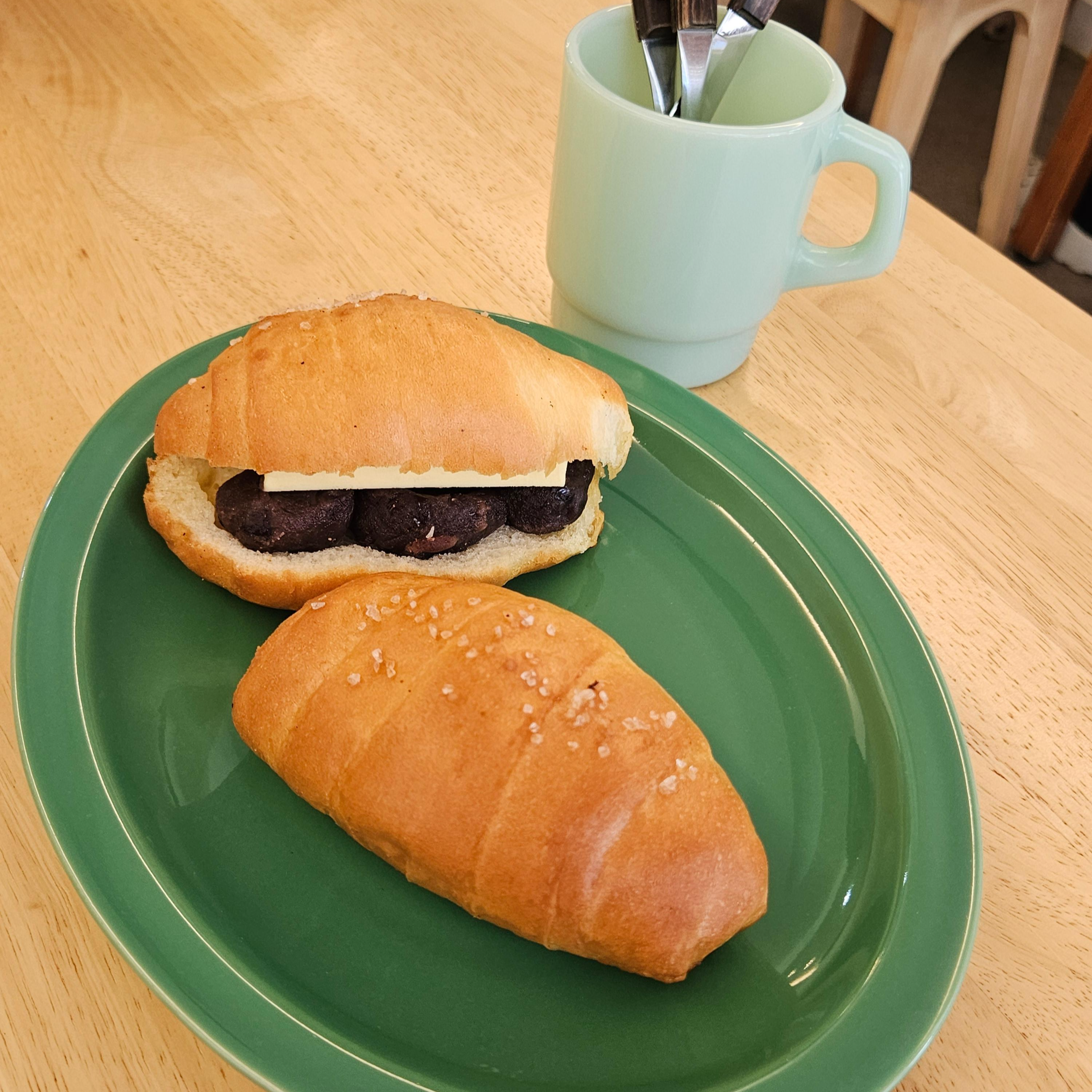 무아베이크샵 / 플레인 소금빵, 앙버터 소금빵