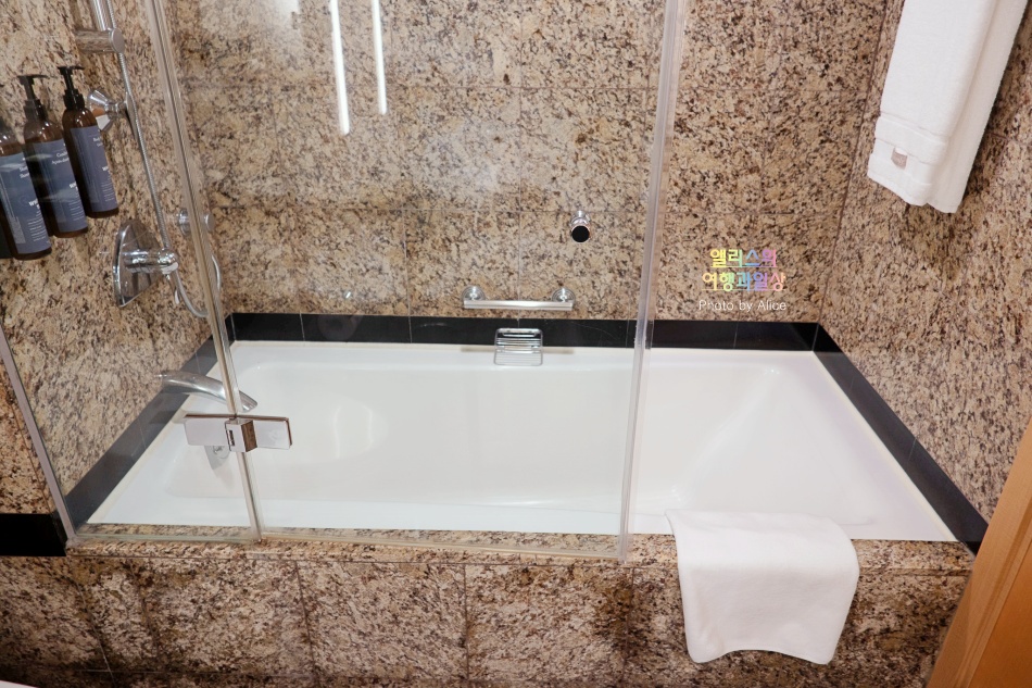 웨스틴 조선 서울 이그제큐티브 킹 룸 솔직후기