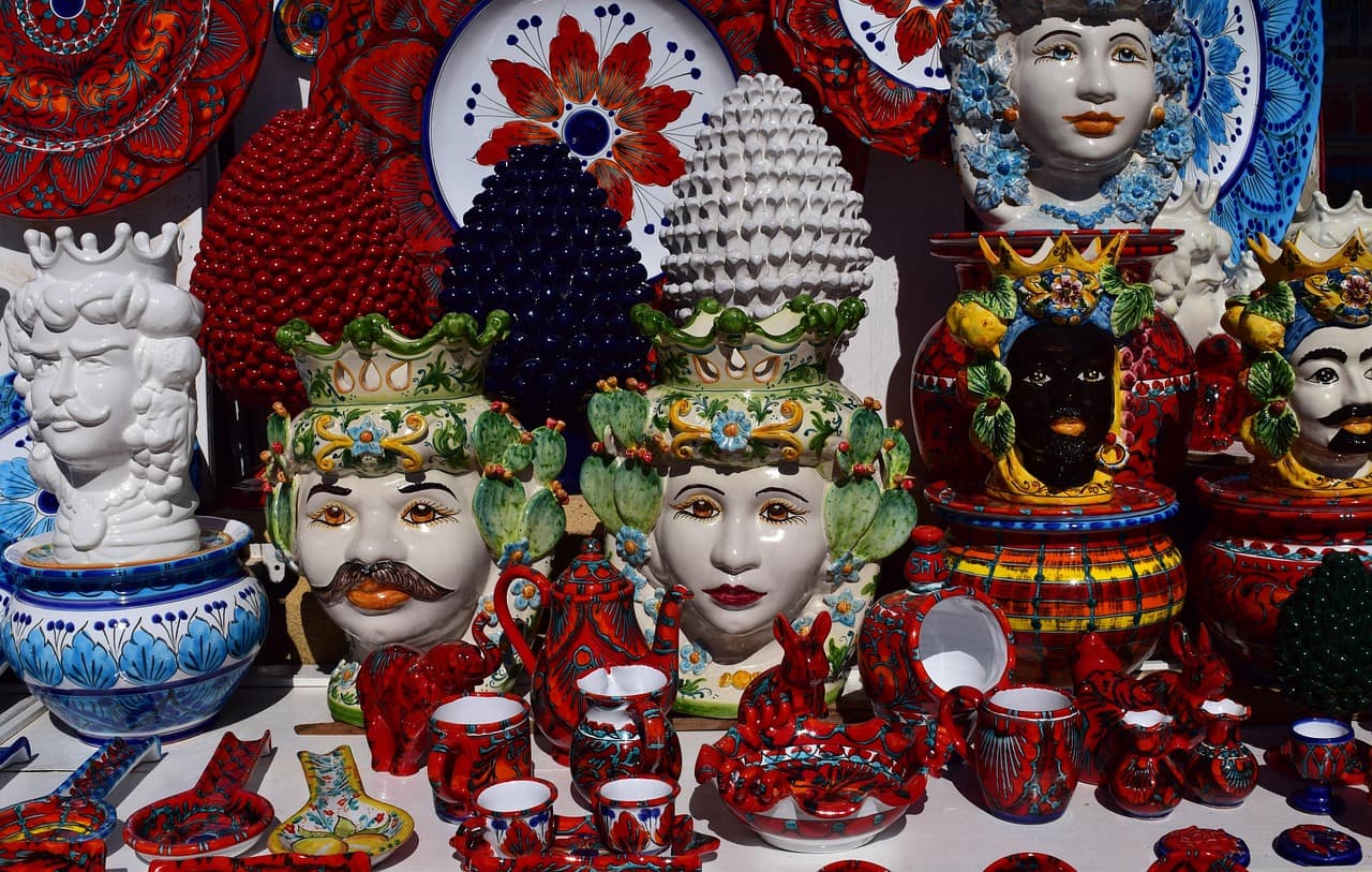 전통공예품을 현대적으로 재해석한 인테리어 디자인