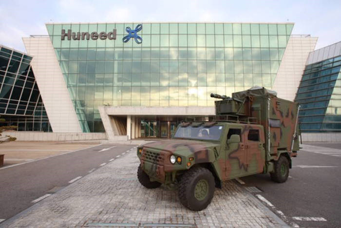 휴니드테크놀로지스 전술차량 사진