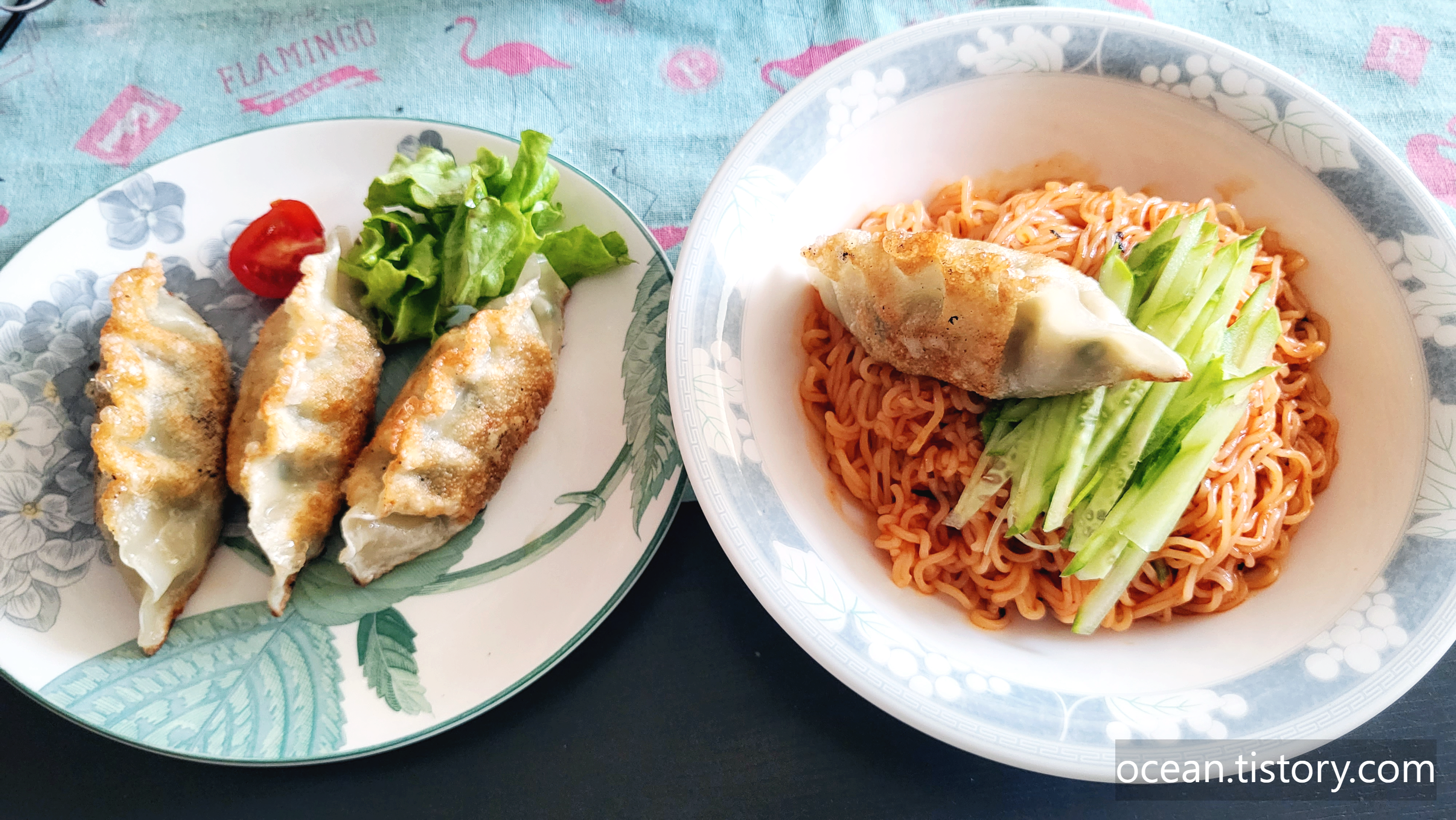 비빔면과 튀김만두