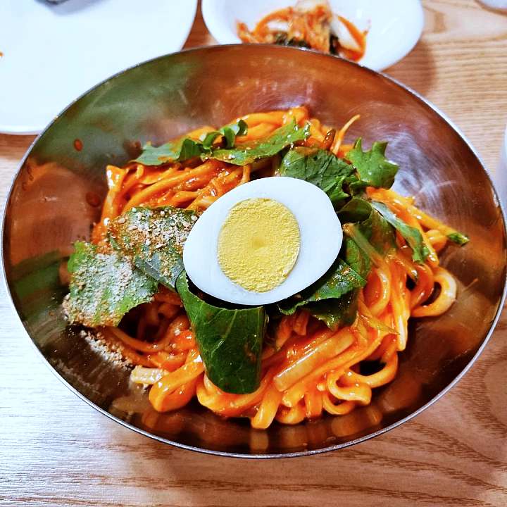 46년 뚝심의 결정체 쫄깃 탱글 면발 비빔칼국수 대전 맛집 추천 생방송투데이 고수뎐