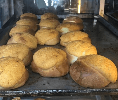 파인애플 빵 진열 사진