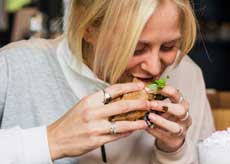 빨리 먹는 사람들 이미지