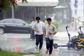 광주 소나기 가능성 비 올 때 운전 속도와 시야 확보_22
